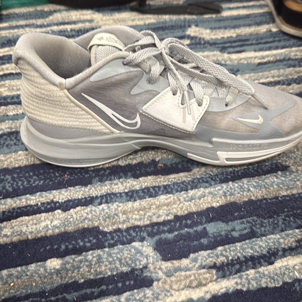 Kyrie Basketball Shoes